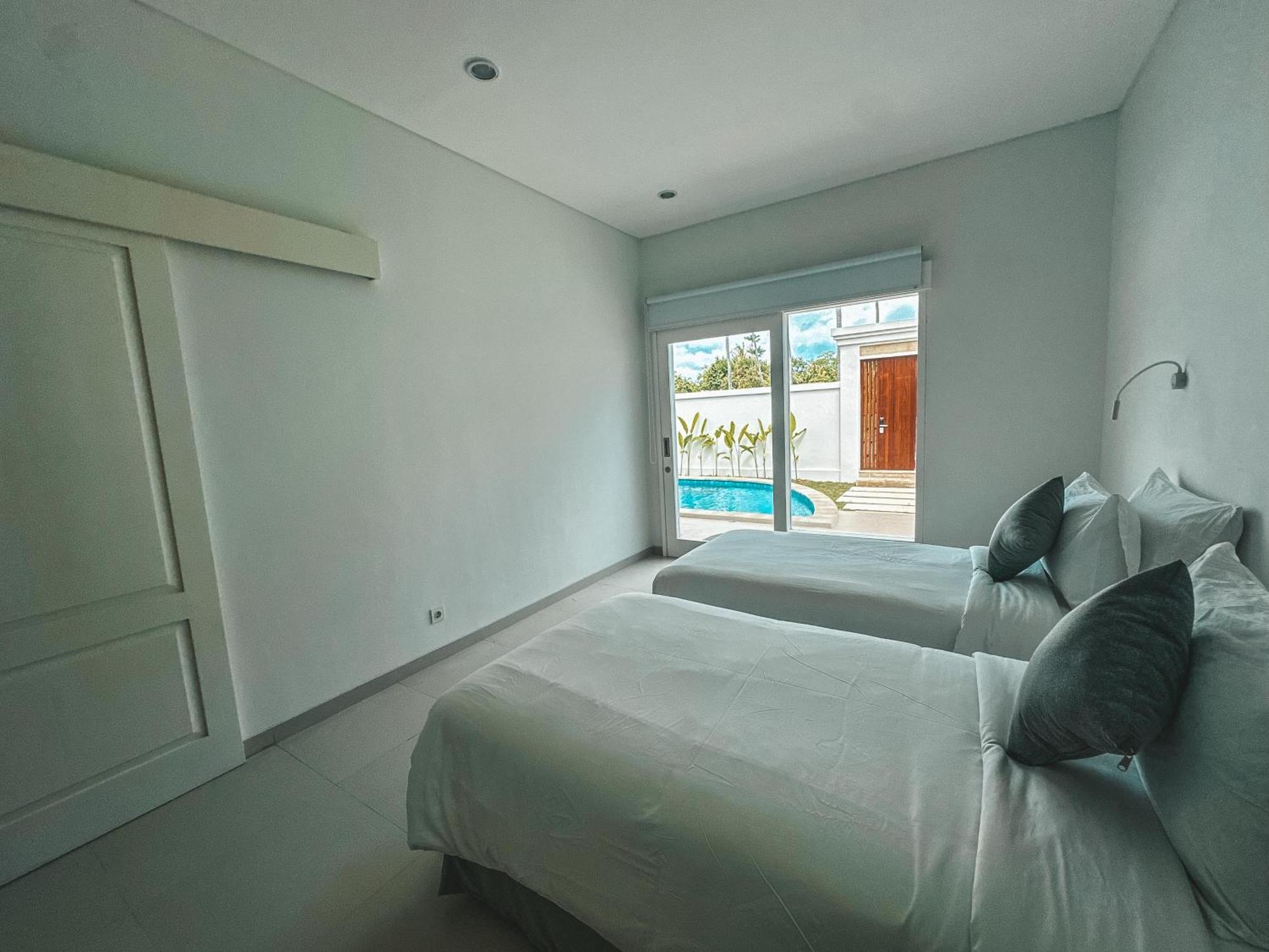 Tropik Resort Lombok Selong Belanak Bilik gambar