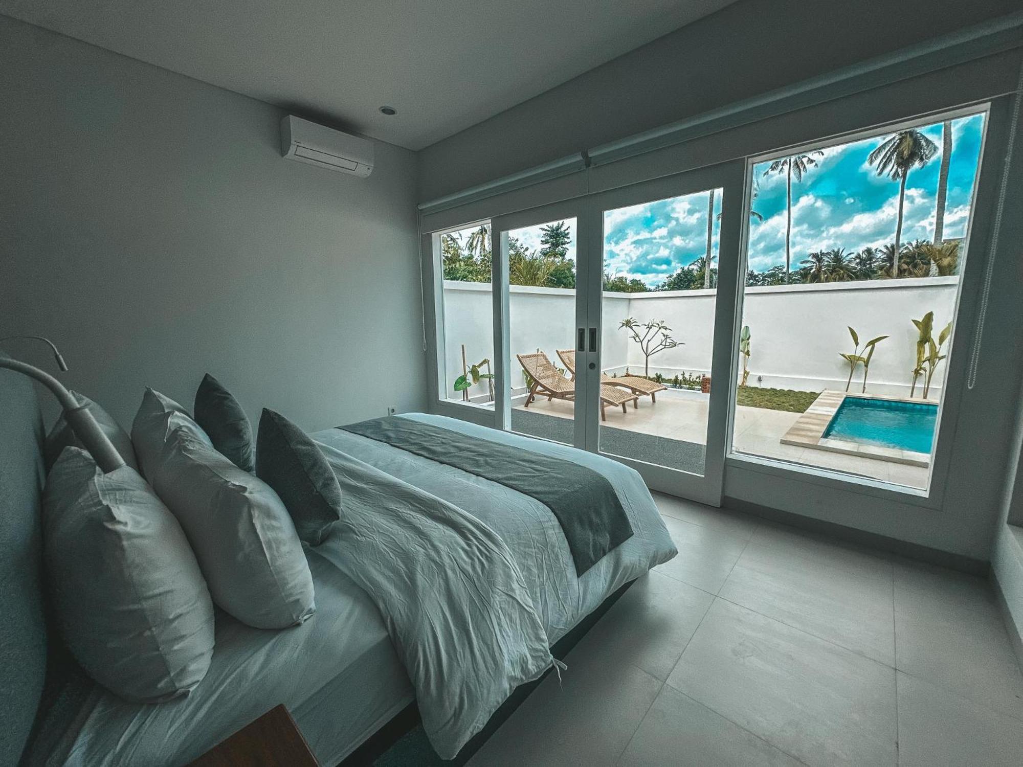 Tropik Resort Lombok Selong Belanak Bilik gambar