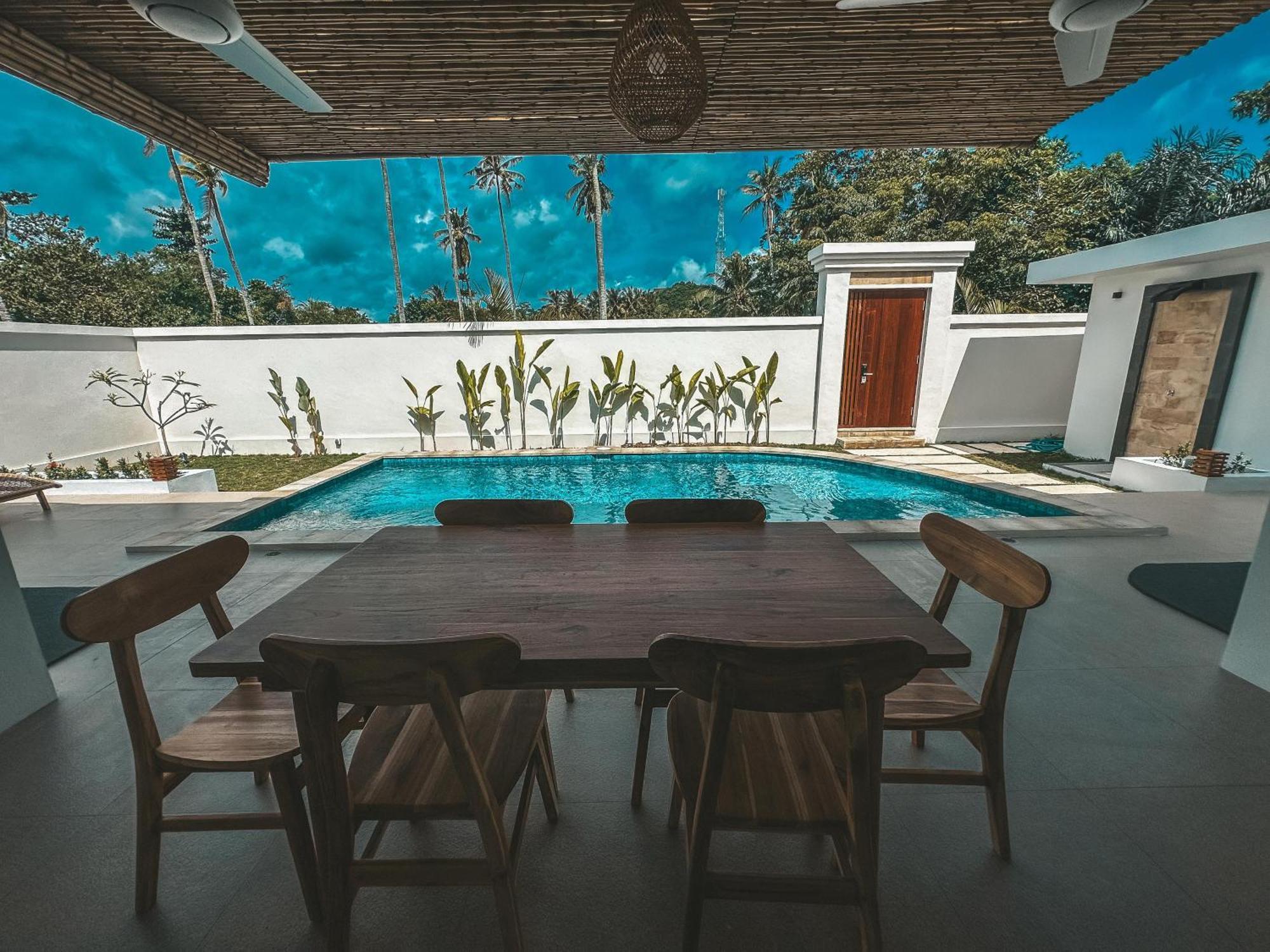 Tropik Resort Lombok Selong Belanak Bilik gambar