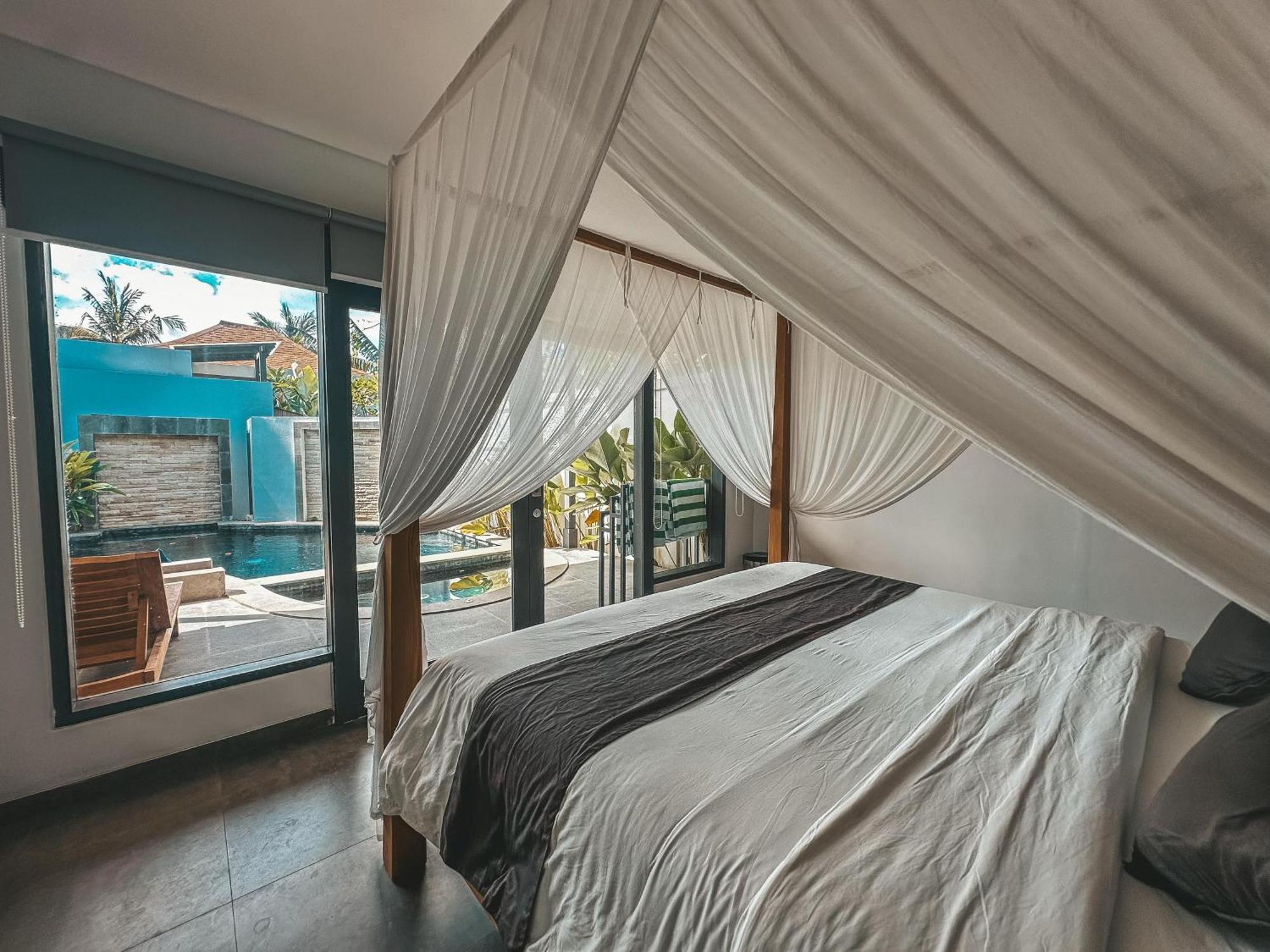 Tropik Resort Lombok Selong Belanak Bilik gambar