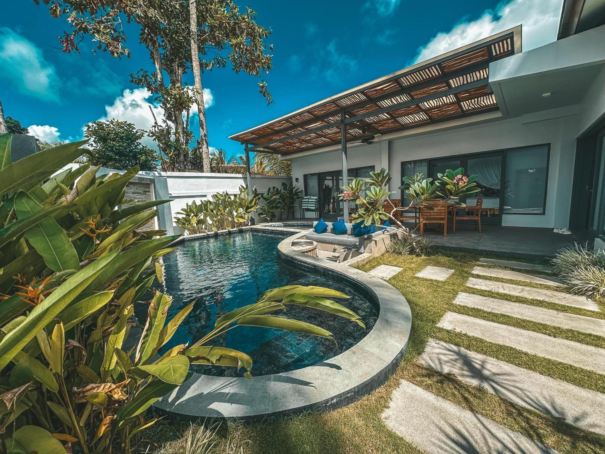 Tropik Resort Lombok Selong Belanak Luaran gambar